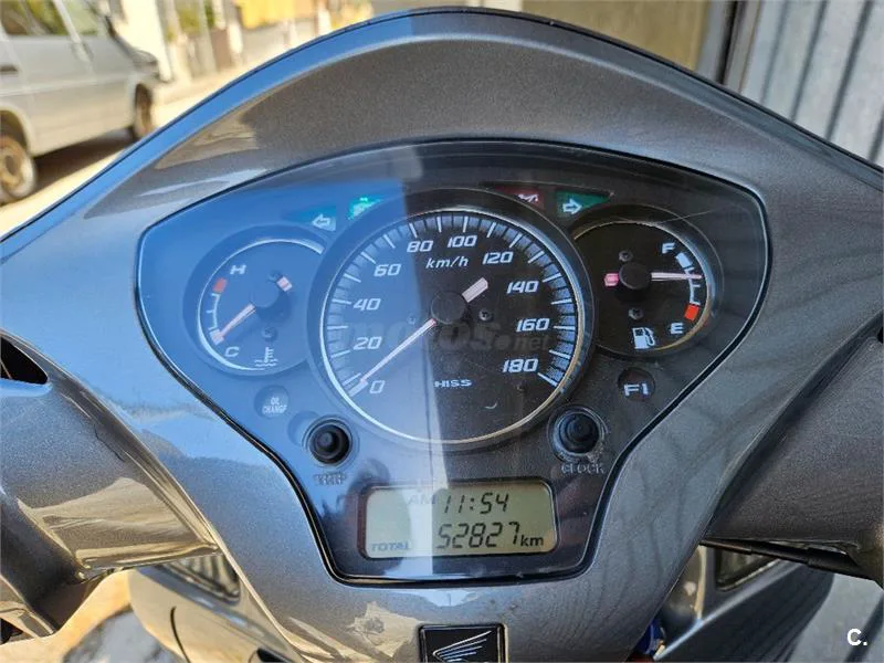 Honda SH300i – Vista 9