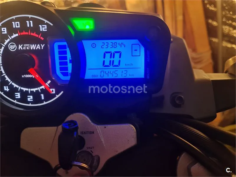 Keeway RKV 125 – Vista 19