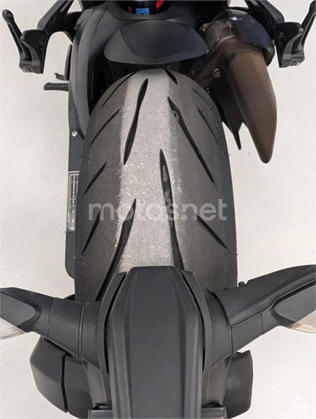 MV Agusta BRUTALE – Vista 2