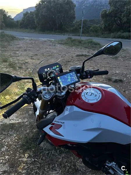 BMW F 900 R – Vista 3