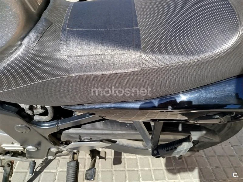 Suzuki GS 500F – Vista 8