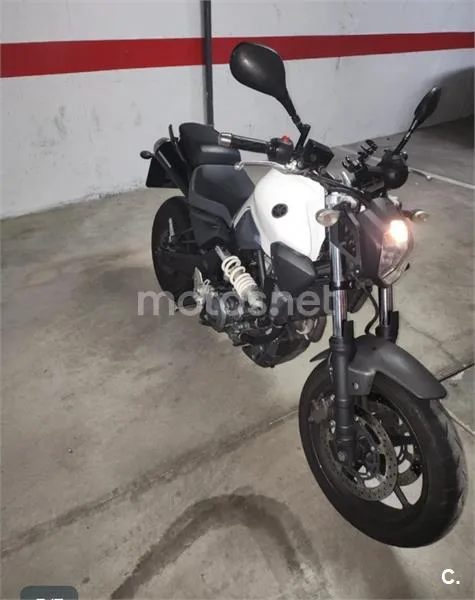 Yamaha MT-03 – Vista 6