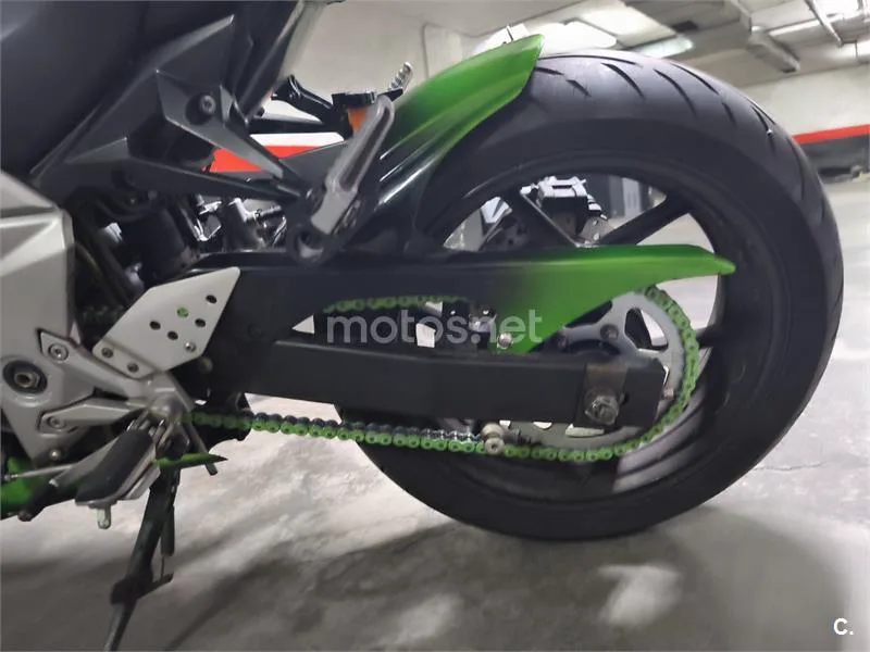 Kawasaki Z 750 – Vista 15