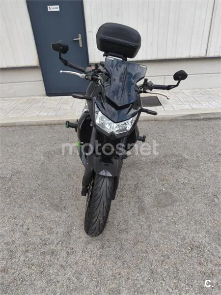 Kawasaki Z 750 – Vista 16