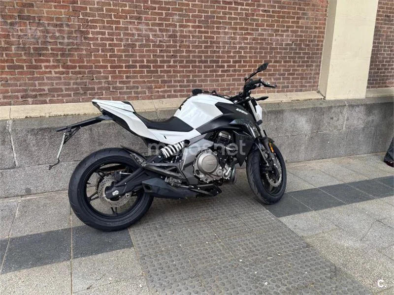 CFMOTO 650NK – Vista 4