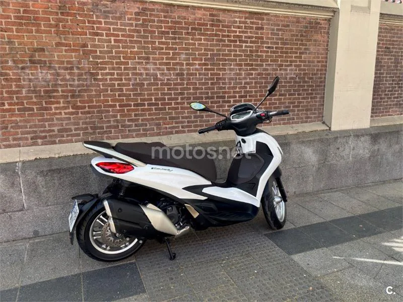 Piaggio Beverly – Vista 3