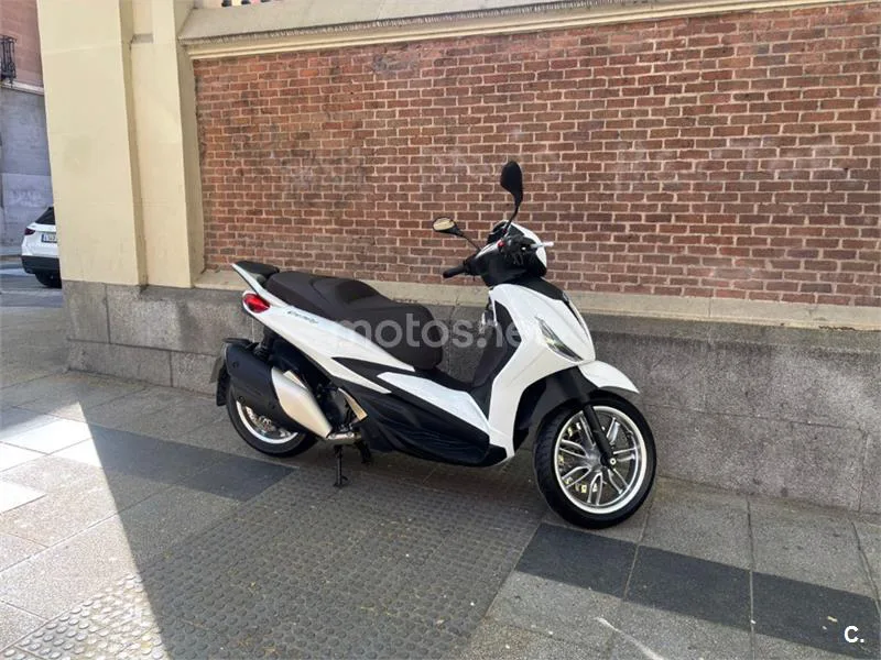 Piaggio Beverly – Vista 4