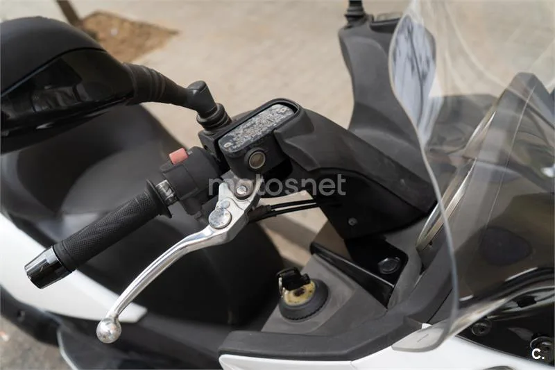 Kymco Super Dink 125 – Vista 4