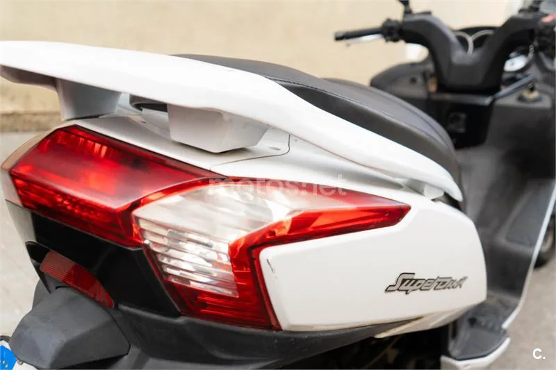 Kymco Super Dink 125 – Vista 5