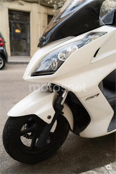 Kymco Super Dink 125 – Vista 6