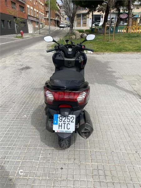 Kymco Super Dink 300i – Vista 4