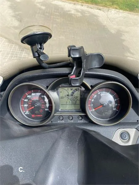 Kymco Super Dink 300i – Vista 5