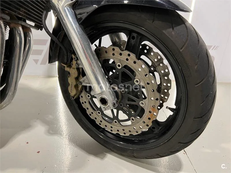 Suzuki GSX 1400 – Vista 11