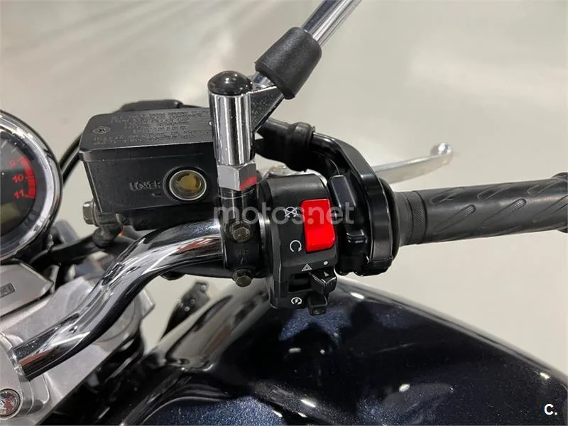 Suzuki GSX 1400 – Vista 12