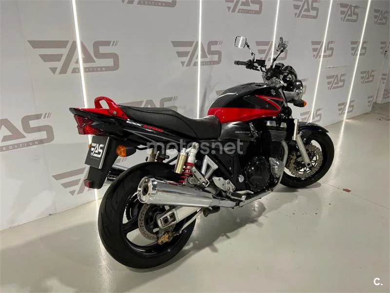 Suzuki GSX 1400 – Vista 6