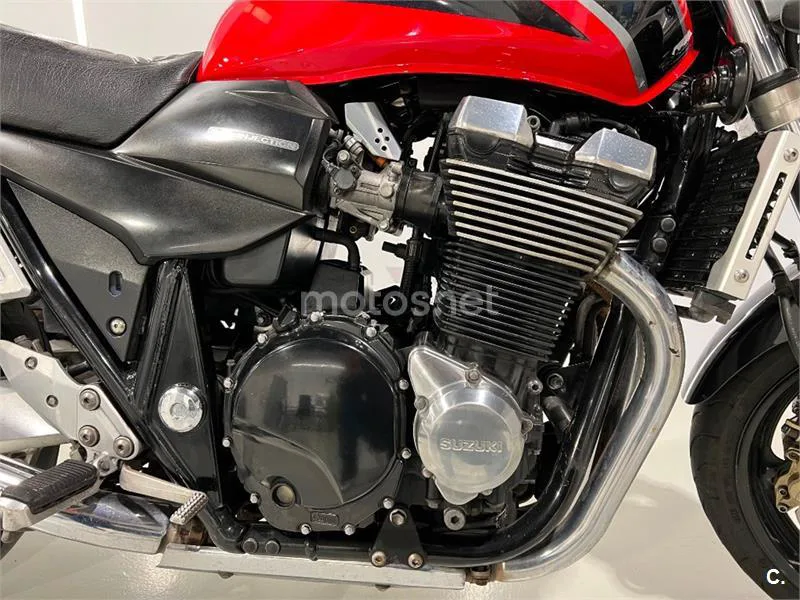 Suzuki GSX 1400 – Vista 8