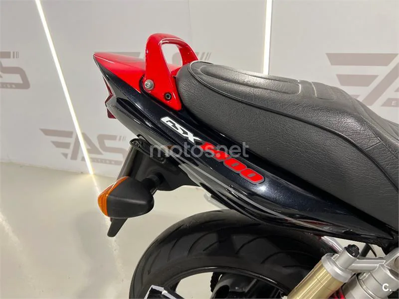 Suzuki GSX 1400 – Vista 9