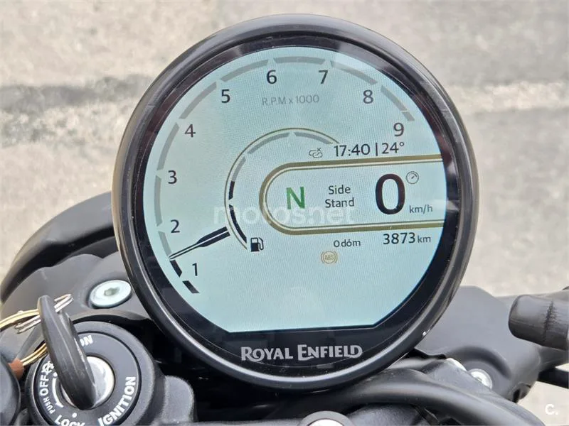 Royal Enfield Guerrilla 450 – Vista 8