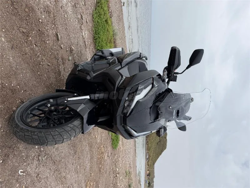 Honda ADV 350 – Vista 4