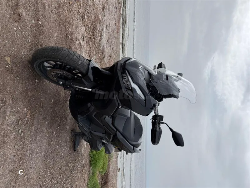 Honda ADV 350 – Vista 5