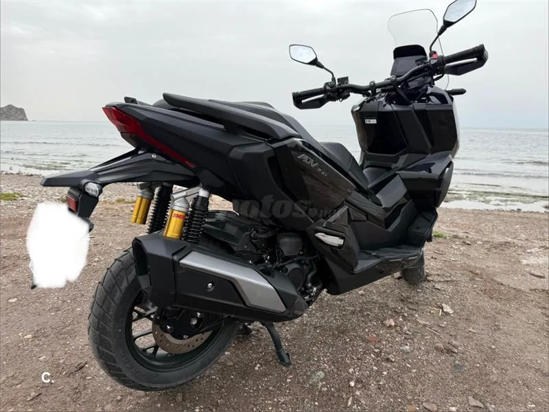 Honda ADV 350 – Vista 8