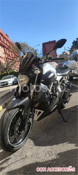 Yamaha MT-07 – Vista 13