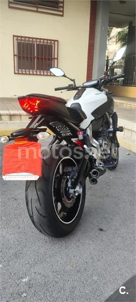 Yamaha MT-07 – Vista 5