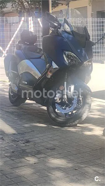 Yamaha TMAX 530 – Vista 4