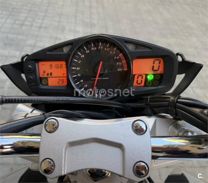 Suzuki GSR 600 – Vista 5