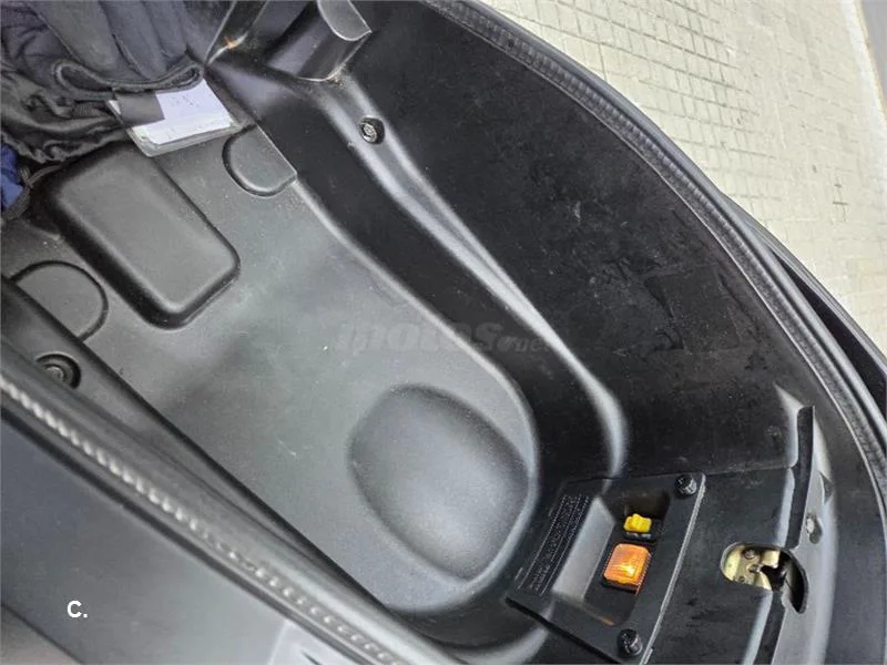 SYM Joymax 300 – Vista 12