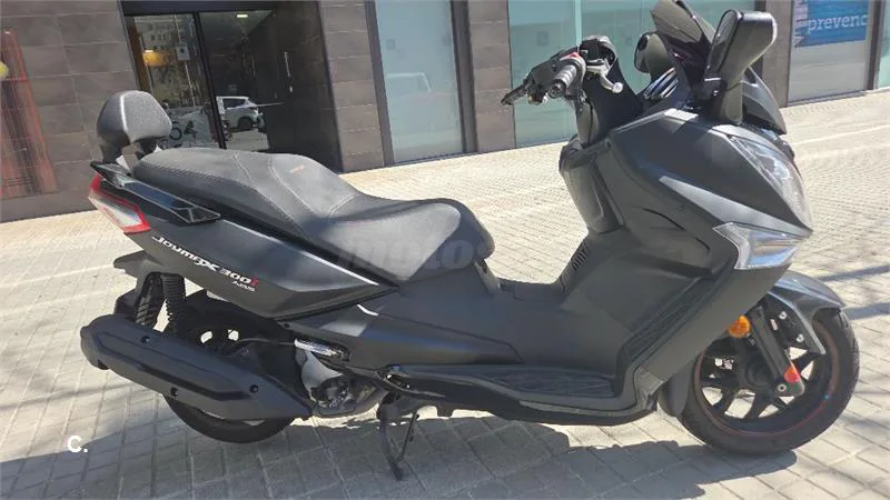 SYM Joymax 300 – Vista 3