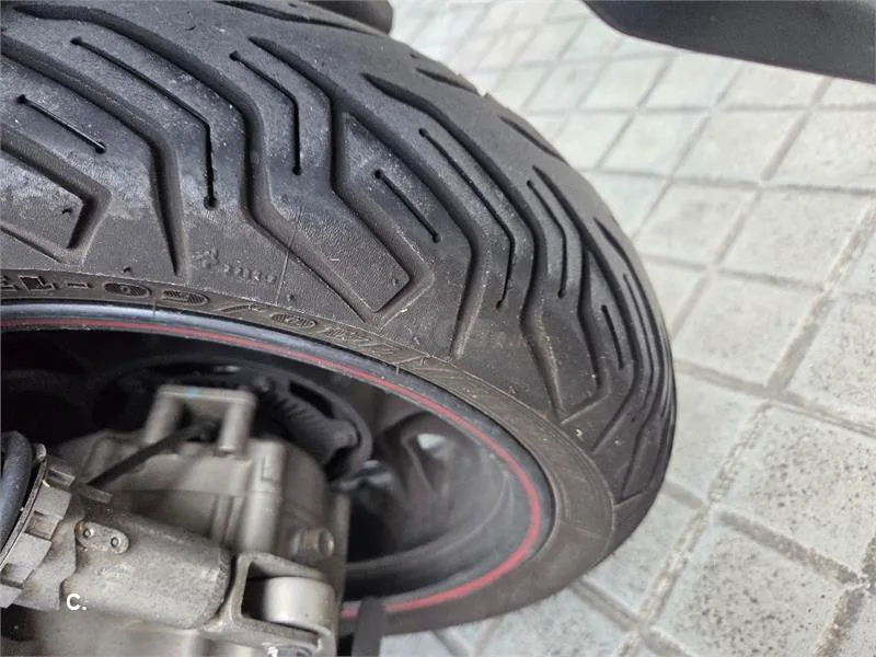 SYM Joymax 300 – Vista 8