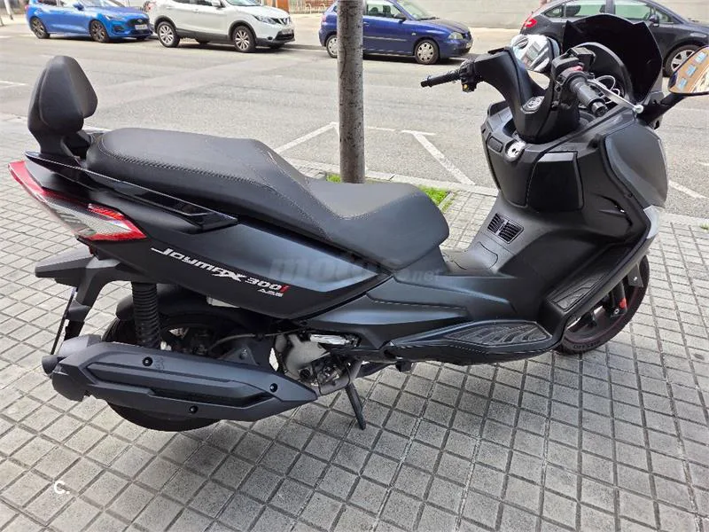 SYM Joymax 300 – Vista 10