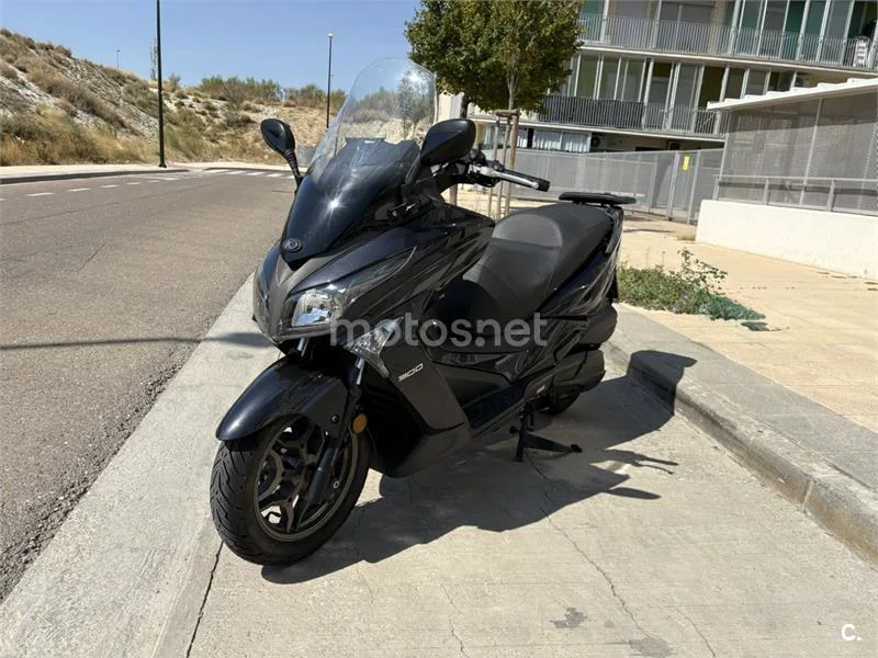 Kymco Grand Dink 300 – Vista 3