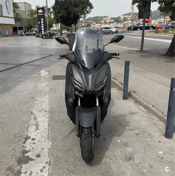 Yamaha XMAX 300 – Vista 3