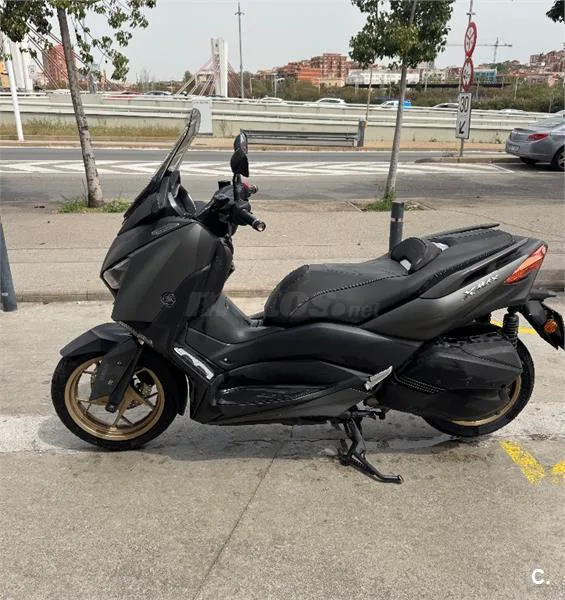 Yamaha XMAX 300 – Vista 4