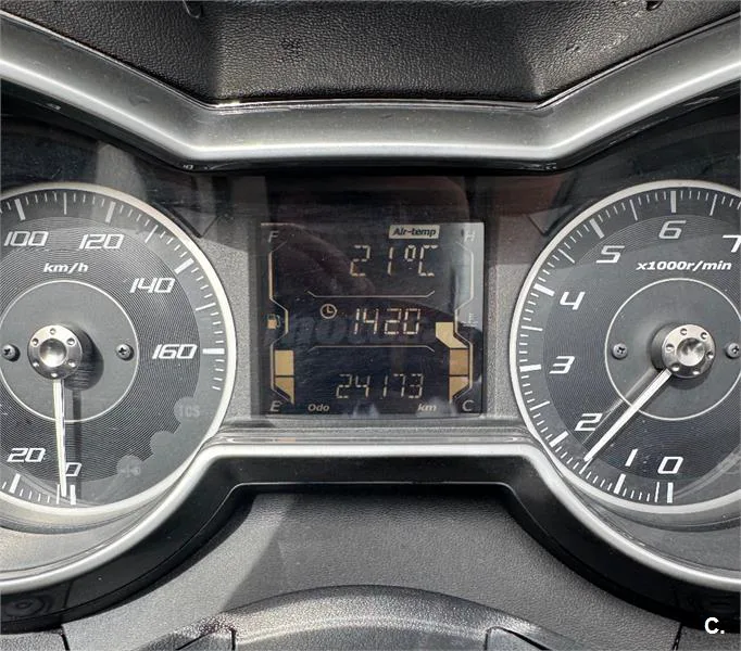 Yamaha XMAX 300 – Vista 8