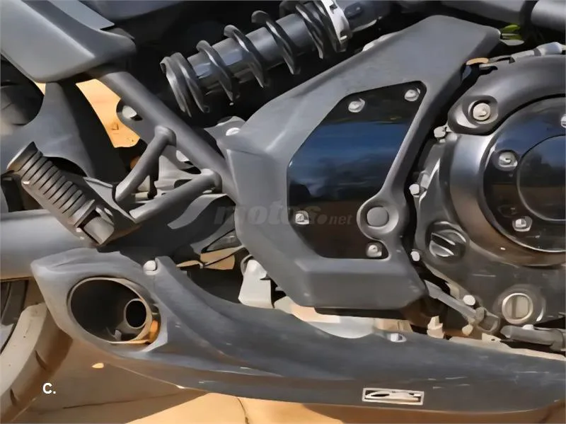 Kawasaki Vulcan S – Vista 5