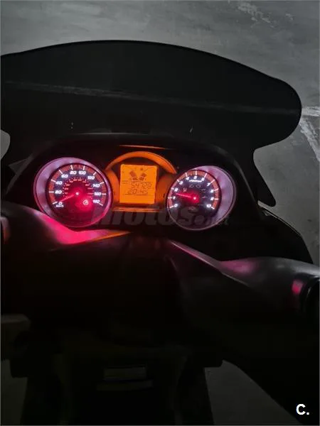 Kymco Super Dink 300i – Vista 3