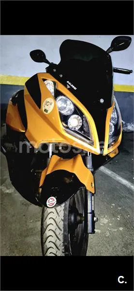 Kymco Super Dink 300 – Vista 6