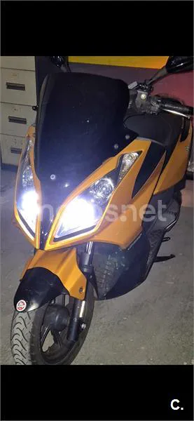 Kymco Super Dink 300 – Vista 7
