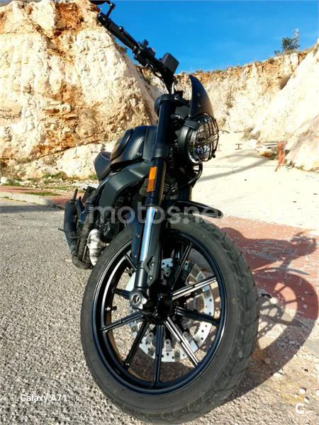 Ducati Scrambler – Vista 4