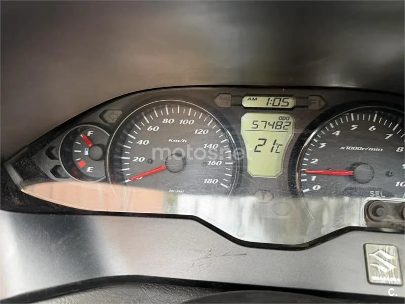 Suzuki Burgman 400 – Vista 5