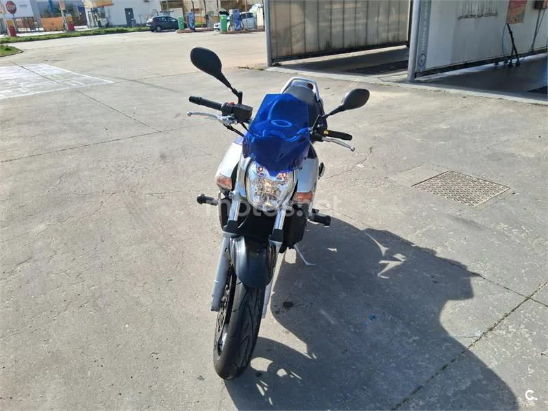 Suzuki GSR 600 – Vista 3