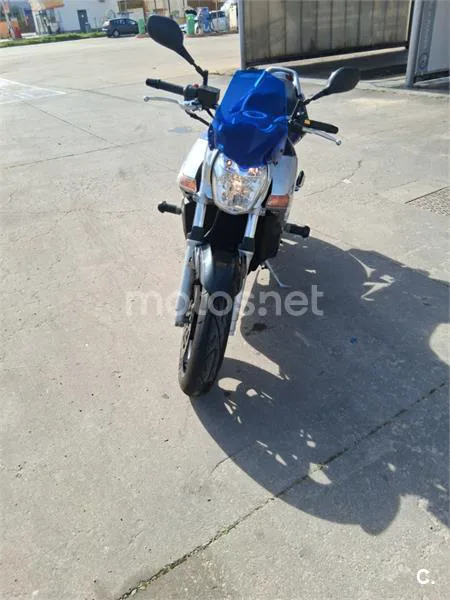 Suzuki GSR 600 – Vista 8