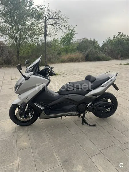 Yamaha TMAX 530 – Vista 3