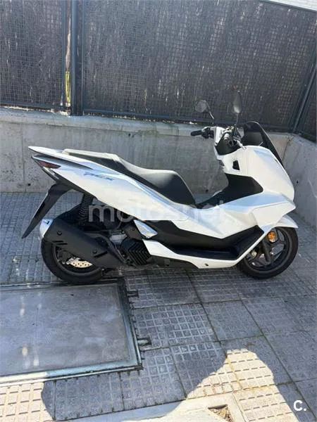 Honda PCX 125 – Vista 2