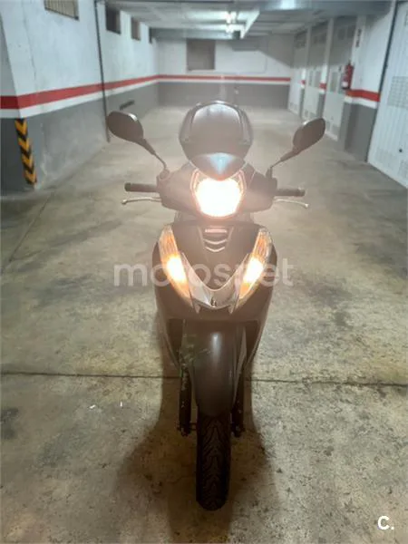 Honda SCOOPY SH300i Sport – Vista 15
