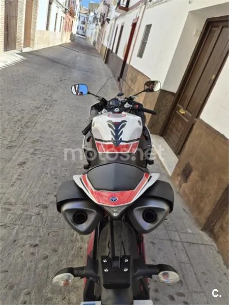 Yamaha R1 – Vista 3