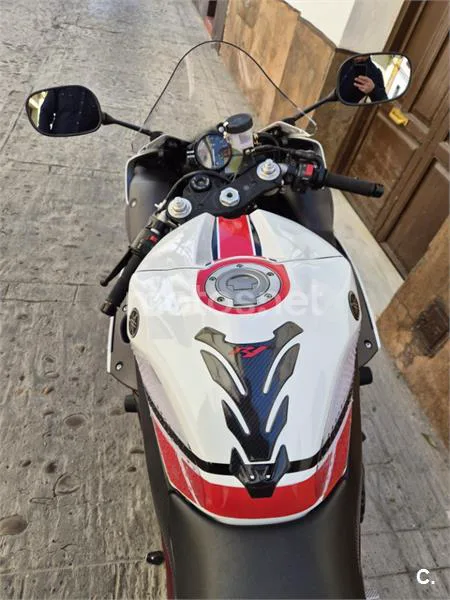 Yamaha R1 – Vista 5